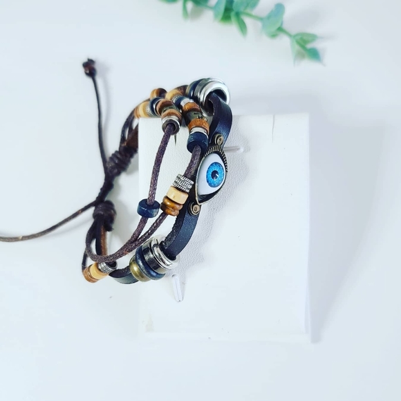Vegan Leather multi stand bracelet with Eye symbol - Picture 3 of 3